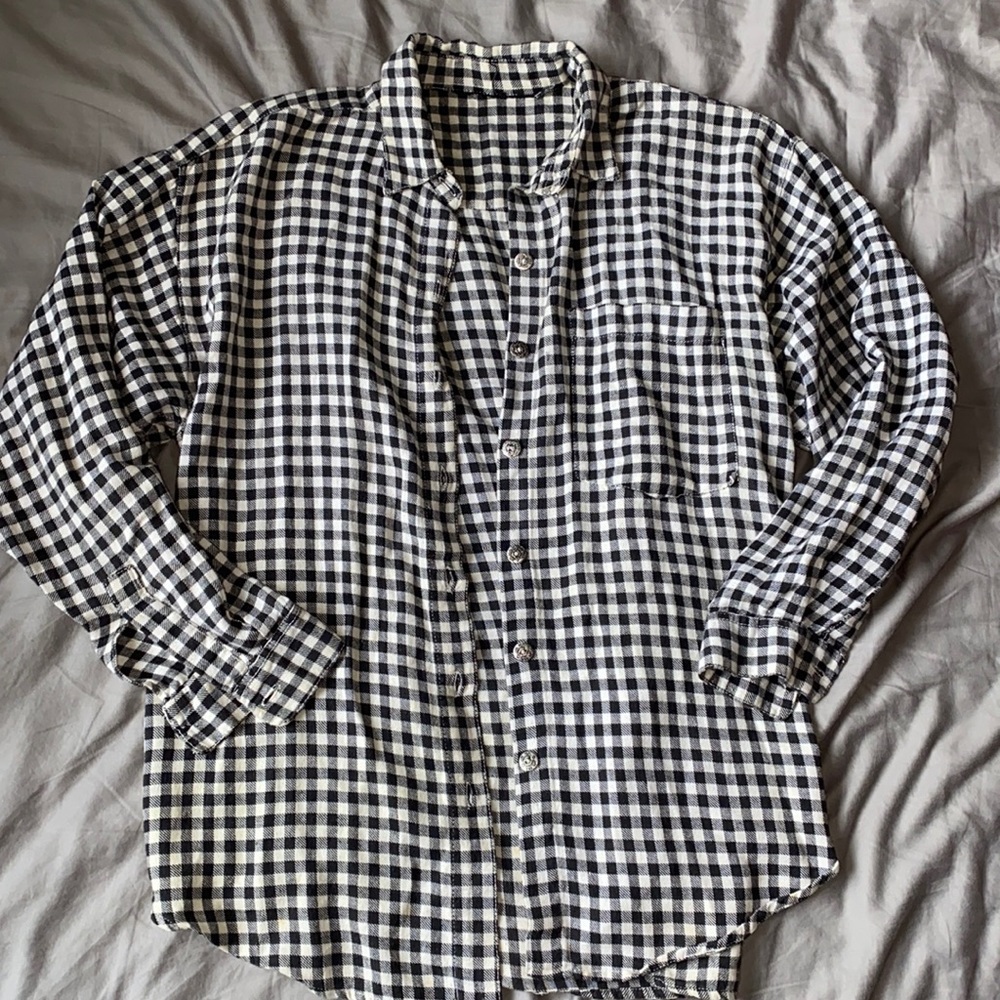 Women’s oversized, vintage black and white Checkered button-down